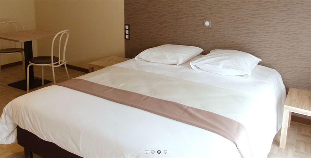 La Pause Hotel Evreux Luaran gambar