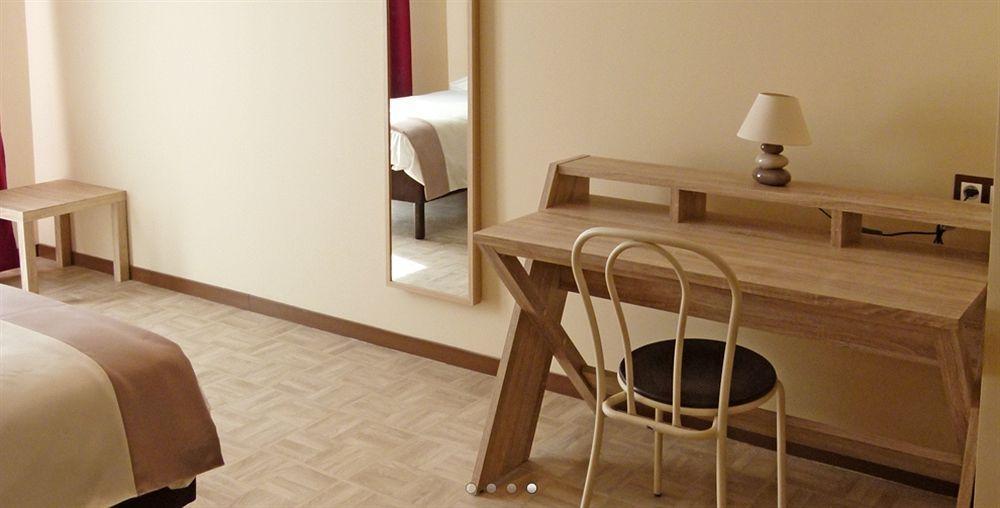 La Pause Hotel Evreux Luaran gambar