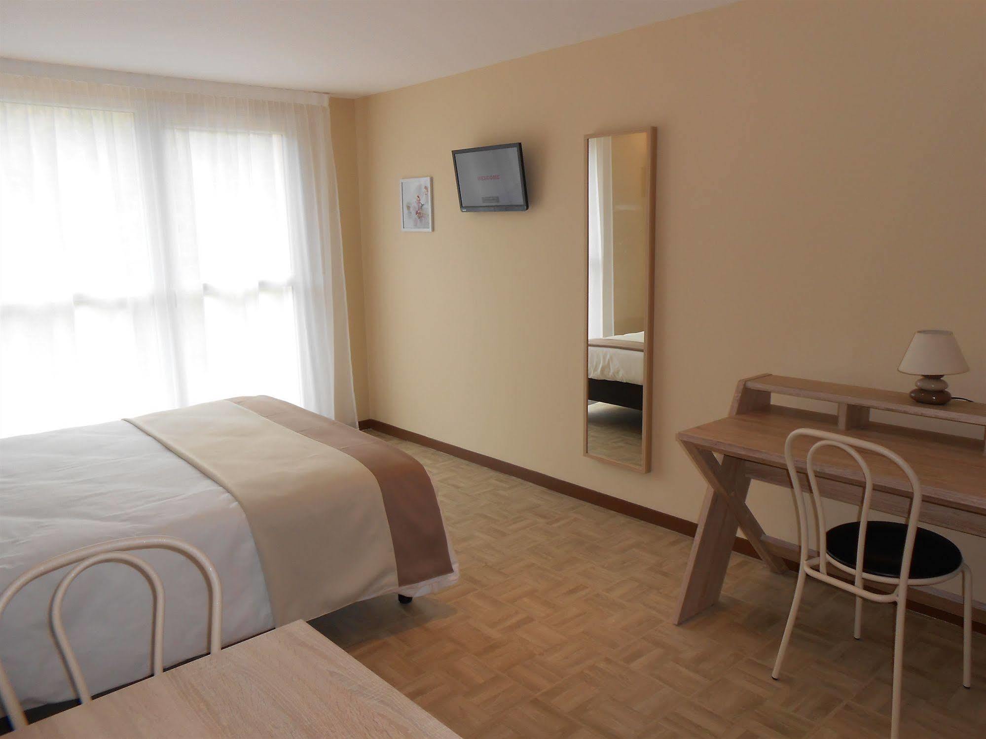 La Pause Hotel Evreux Luaran gambar