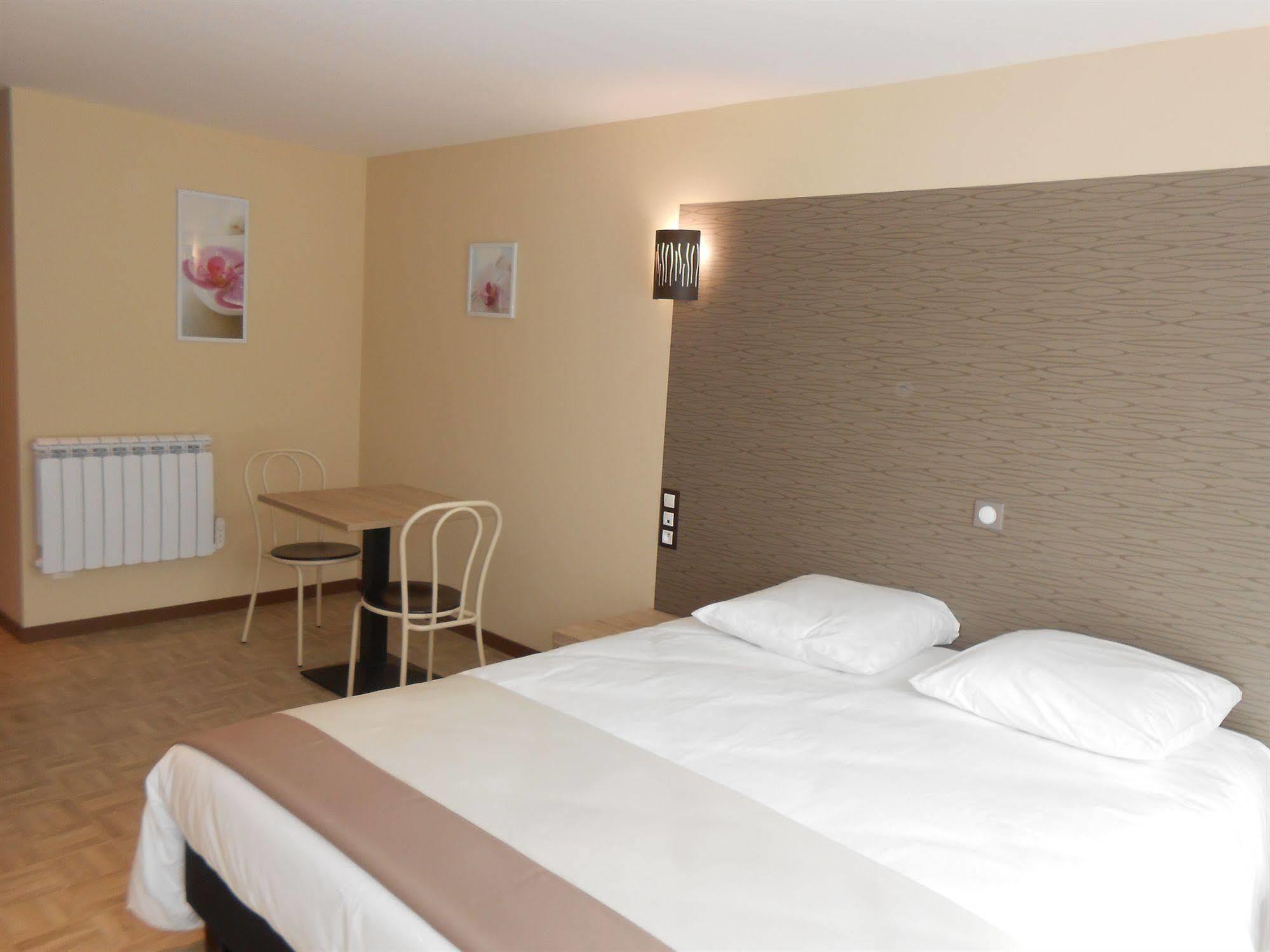 La Pause Hotel Evreux Luaran gambar